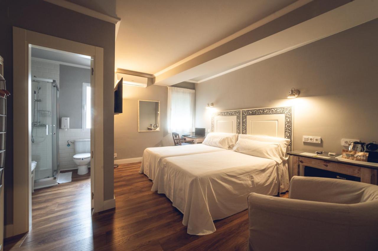Hostal Los Castanuelos Candeleda Exteriér fotografie