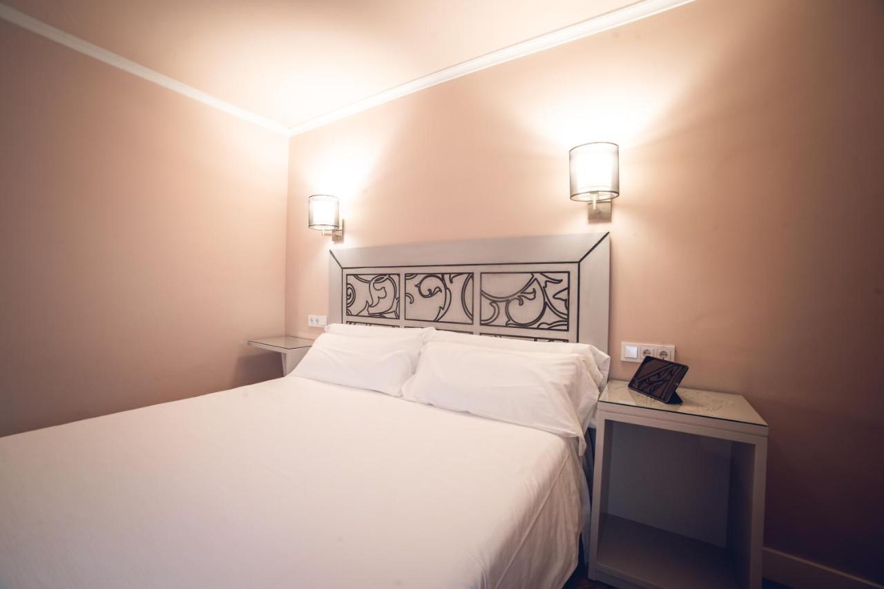 Hostal Los Castanuelos Candeleda Exteriér fotografie