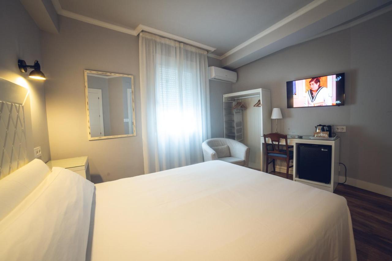 Hostal Los Castanuelos Candeleda Exteriér fotografie
