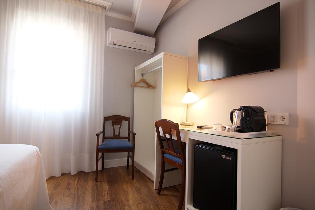 Hostal Los Castanuelos Candeleda Exteriér fotografie