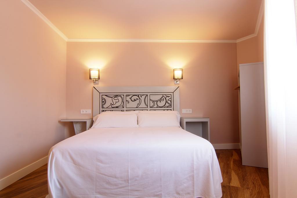 Hostal Los Castanuelos Candeleda Exteriér fotografie