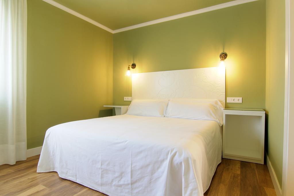 Hostal Los Castanuelos Candeleda Exteriér fotografie