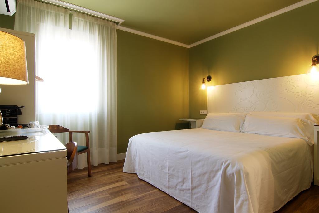 Hostal Los Castanuelos Candeleda Exteriér fotografie