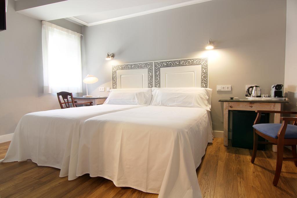 Hostal Los Castanuelos Candeleda Exteriér fotografie