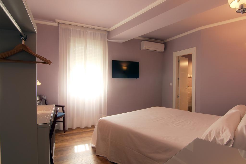 Hostal Los Castanuelos Candeleda Exteriér fotografie