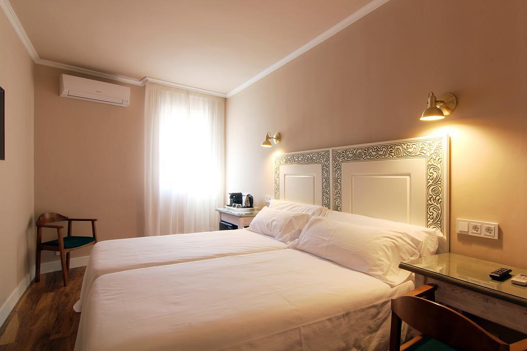 Hostal Los Castanuelos Candeleda Exteriér fotografie